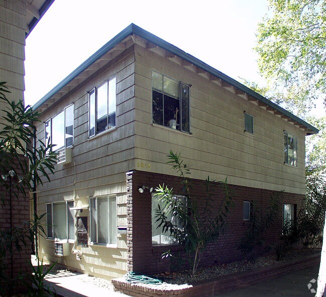 Foto del edificio - D Street Apartments