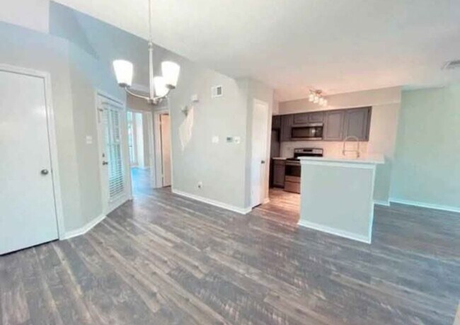 Foto del edificio - 3406 Country Club Dr W
