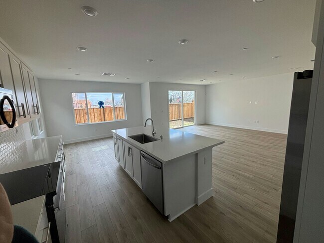 Foto del edificio - 344 N Geyserville Wy