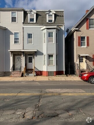 Building Photo - 522 Saratoga St