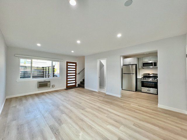 Foto del edificio - 903 S Barrington Ave