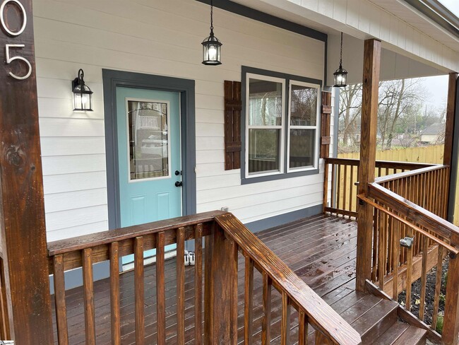 Foto del edificio - 305 Averill St