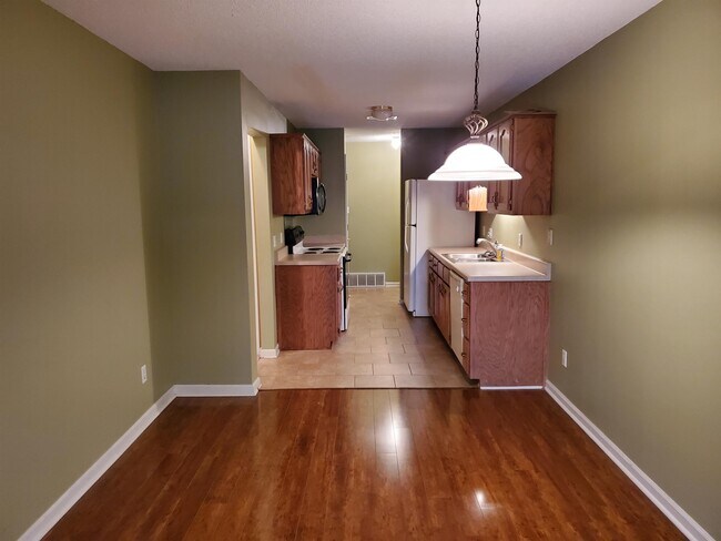 Foto del edificio - 6816 Century Oaks Dr