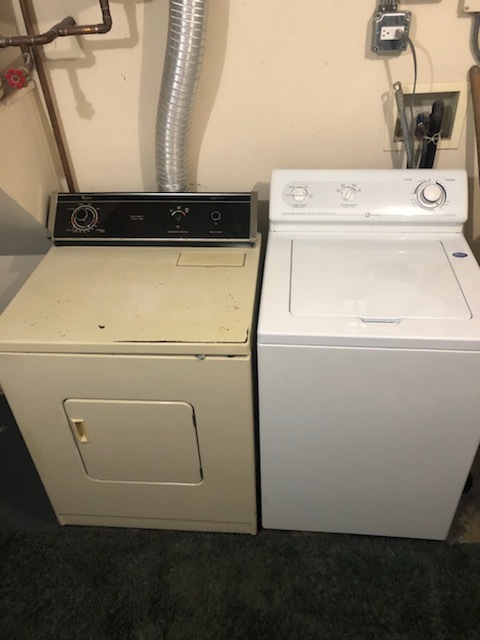 Laundry room with washer/dryer - 9448 Kelvin Ln