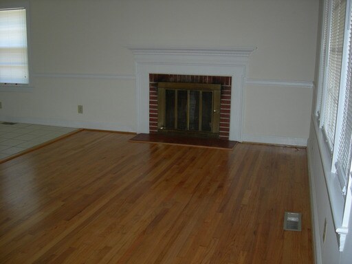 Building Photo - 1220 Neal St