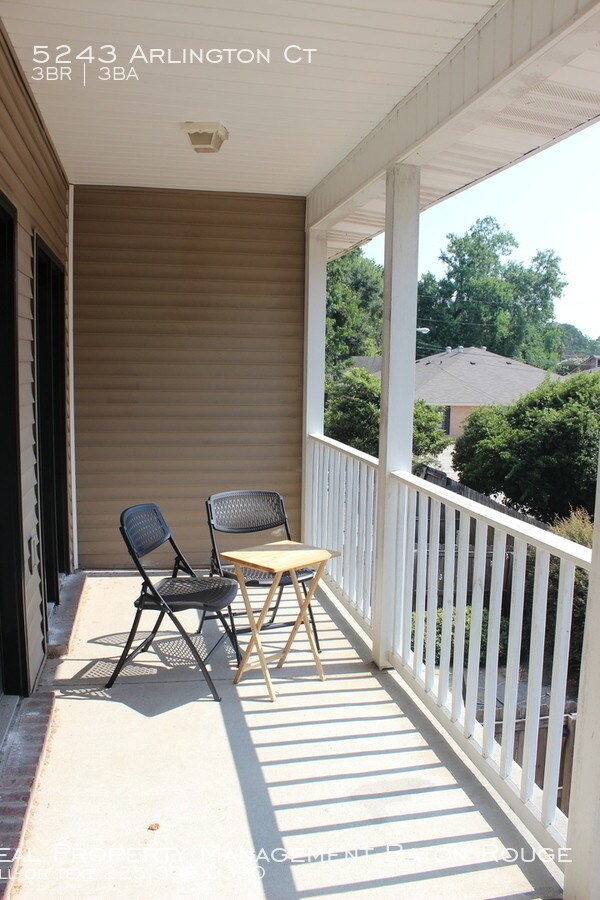 Building Photo - Great Condo by LSU