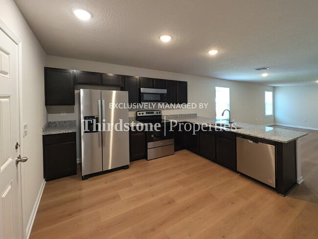 Building Photo - 5425 Shenandoah Ave