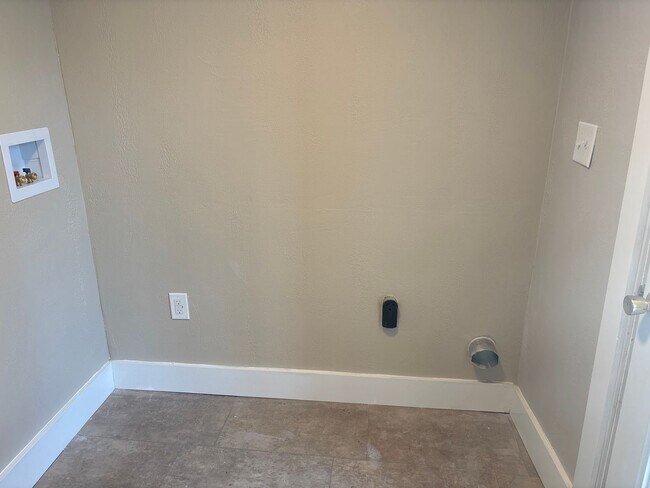 Foto del edificio - Available Now! Loganville 2 Bedroom, Shared Yard-Dallastown SD