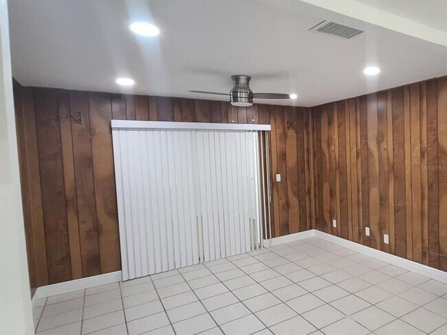 Foto del edificio - 1108 59th Ave Dr W