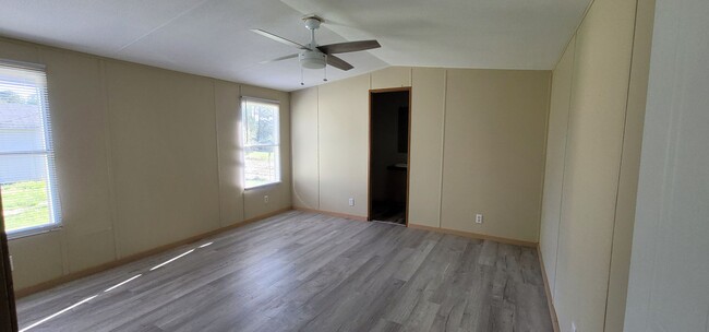 Building Photo - NEW LISTING!!!! Dont Miss Out