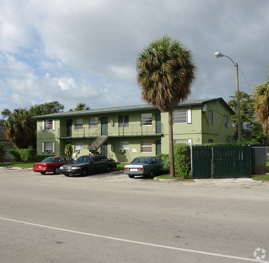 Primary Photo - 2610 NW 8th Ct