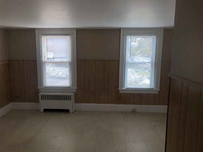 Building Photo - 4 Hazen St