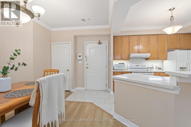 Photo du bâtiment - 3351-3351 Cawthra Rd