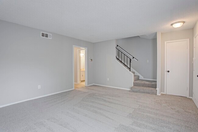 Building Photo - 1755 Fox Hunt Ln