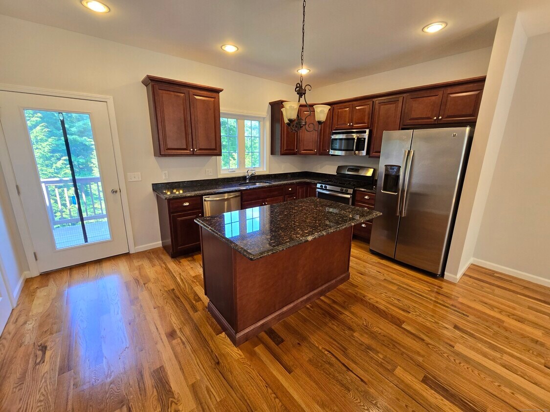 Primary Photo - 19 Oak Branch Dr