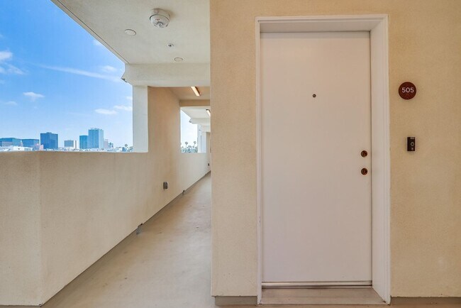 Building Photo - Brand New Lofts w/City Views and In Unit Washer & Dryer Call Today!