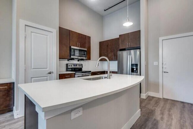 Foto del edificio - 6021 Parker Blvd