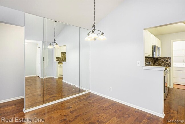 Building Photo - 44882 Marigold Dr