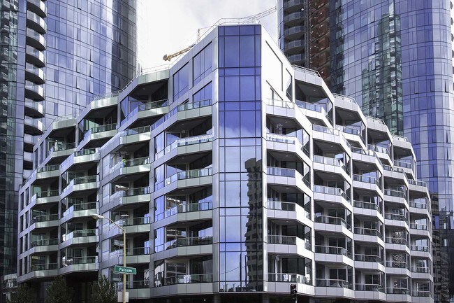Building Photo - LUMINA Condo with Bay and Bridge Views