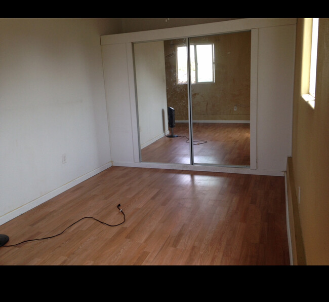 Foto del edificio - 7524 Zircon Ave