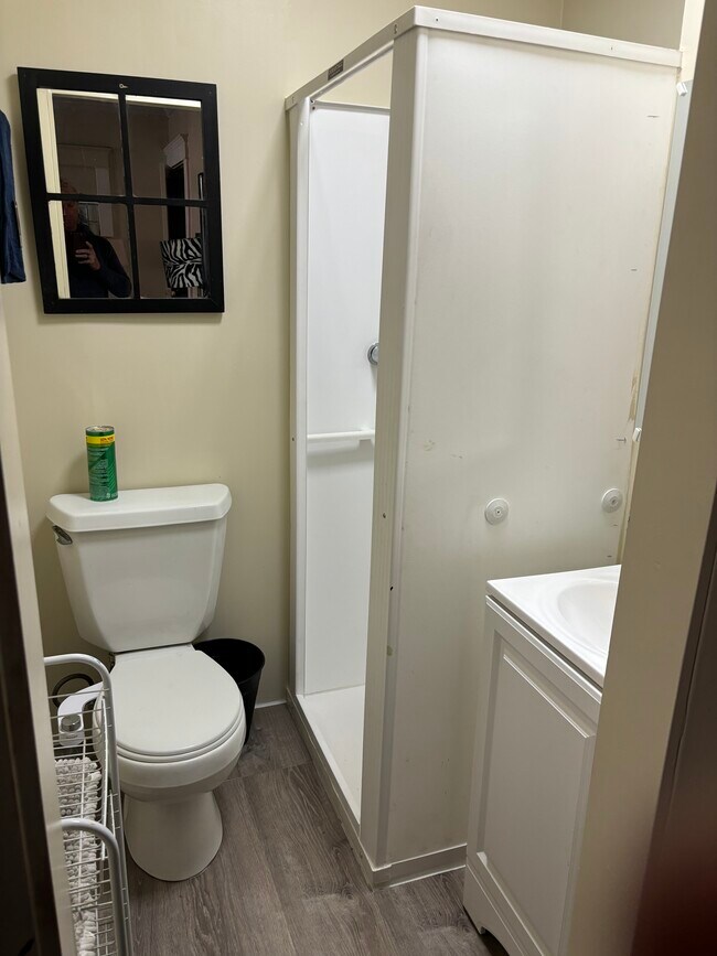 Foto del edificio - 1157 W 30th St