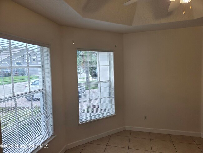 Foto del edificio - 5220 Somerville Dr