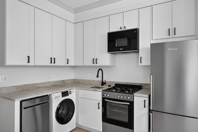 Photo - 311 East Capitol St SE (Washington, DC) Apartment