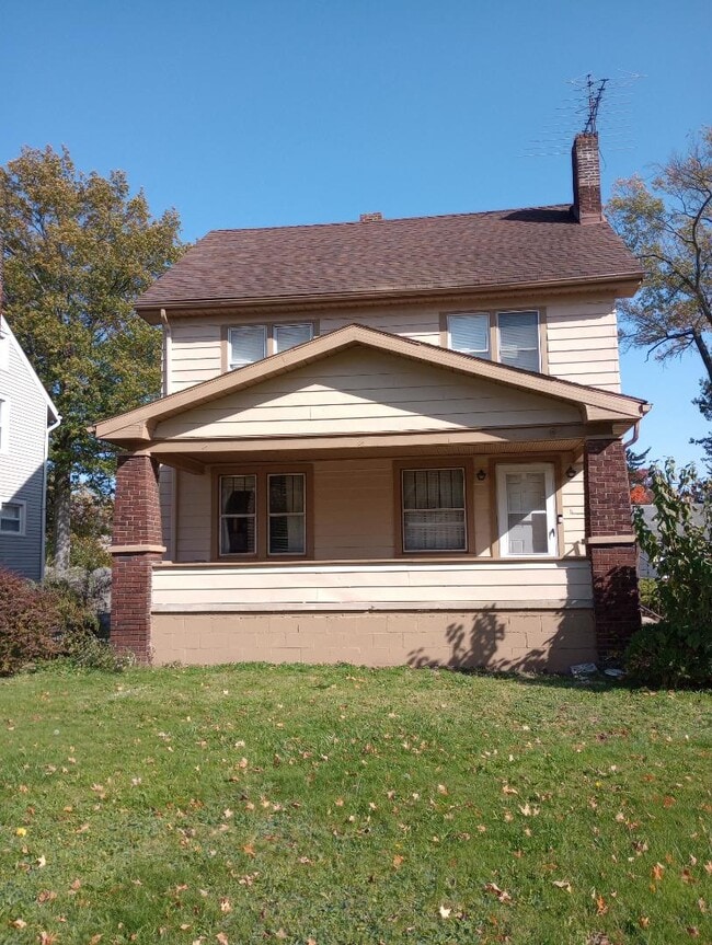 Building Photo - 385 Oak Knoll Ave SE