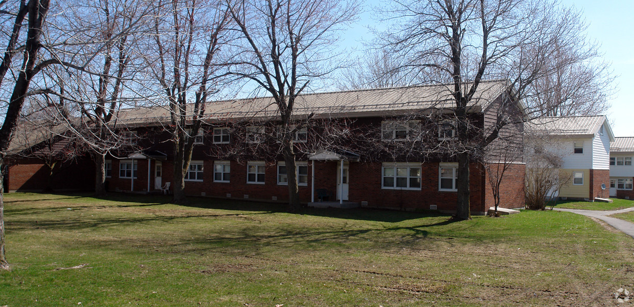 Building Photo - East Hills Apartments