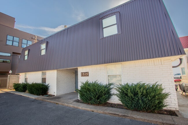 Building Photo - 1515 Bennett Ave