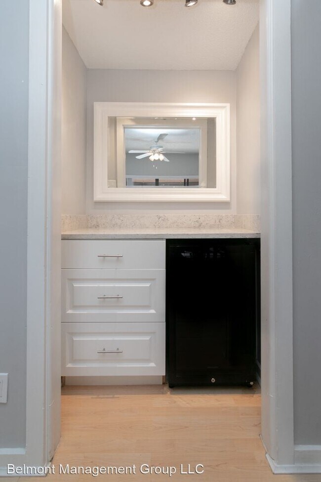 Foto del edificio - 2 br, 2 bath House - 221 Holt Ave - Unit #6
