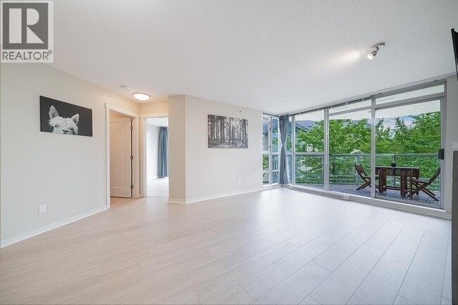 Building Photo - 9373 Hemlock Dr