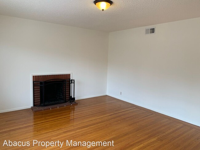 Building Photo - 3 br, 1 bath House - 1031 Miller Avenue