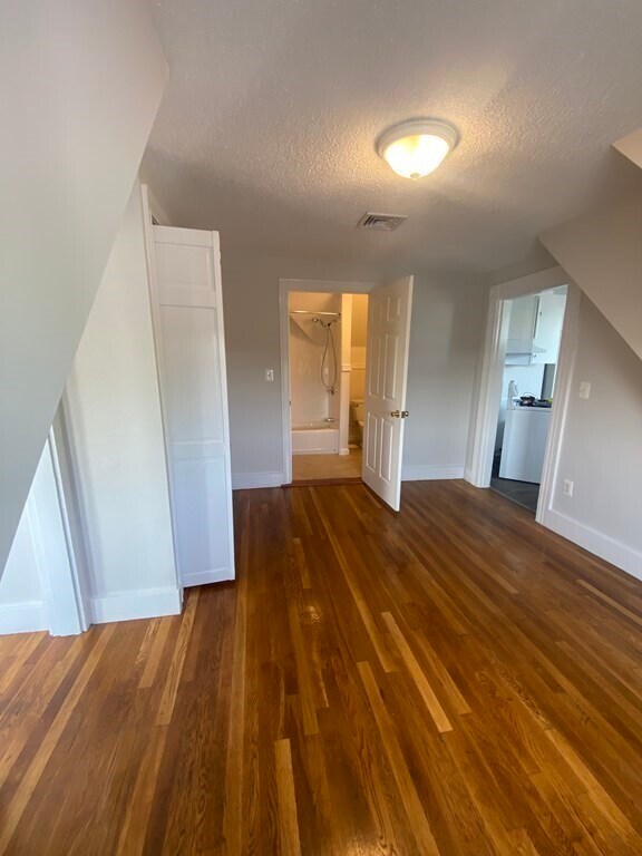 25 Congress St Unit 3, Lynn, MA 01904 Room for Rent in Lynn, MA