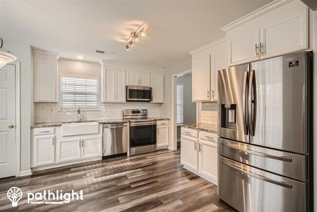 Foto del edificio - 7011 Hidden Creek Drive, Charlotte, NC, 28214