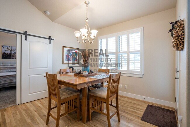 Foto del edificio - 3806 Edison Ave