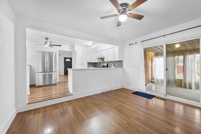 Foto del edificio - 2243 Common Rd