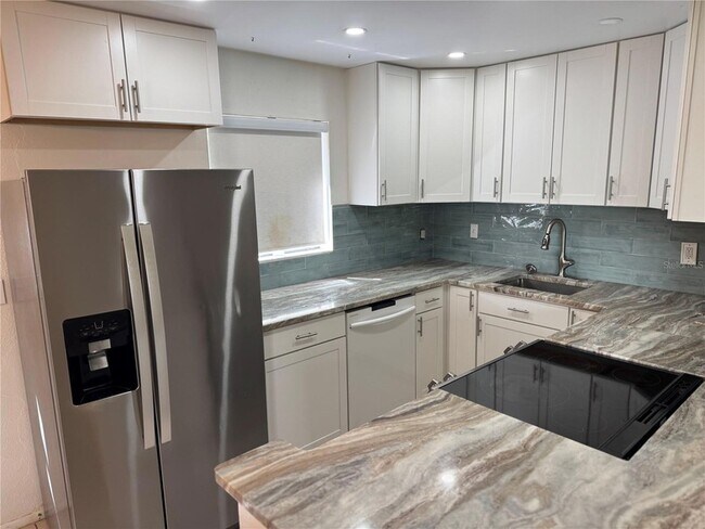 Foto del edificio - 3300 Fox Chase Cir