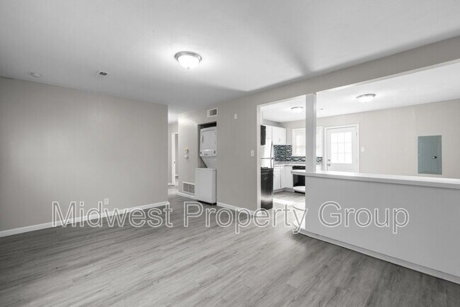 Building Photo - 1450 Plaza Pl