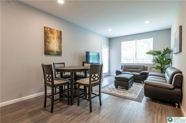 Foto del edificio - 948 N Front St