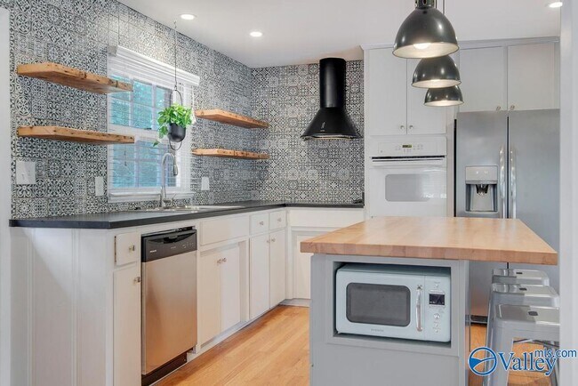 Foto del edificio - 405 Meadow View Rd SE