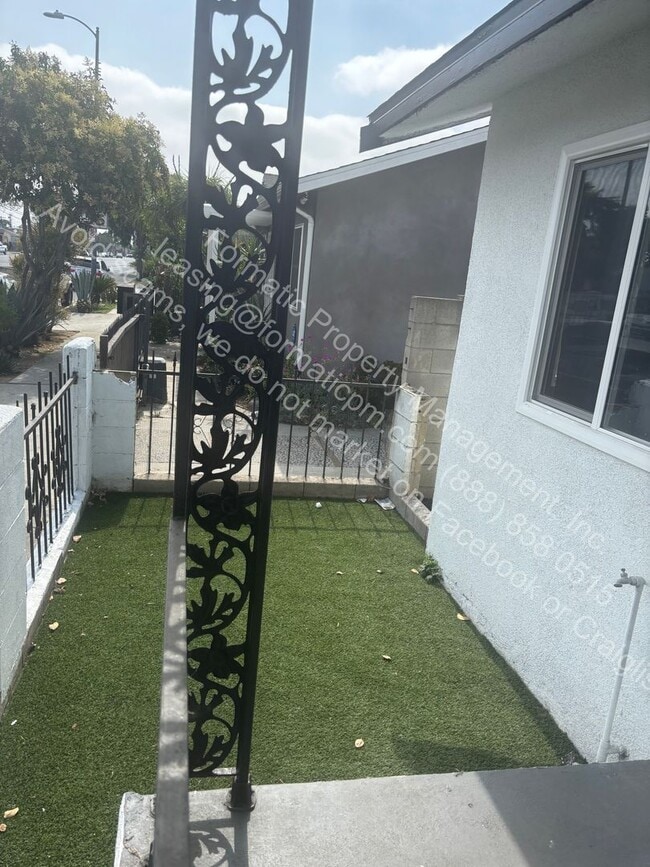 Foto del edificio - 120 E Century Blvd