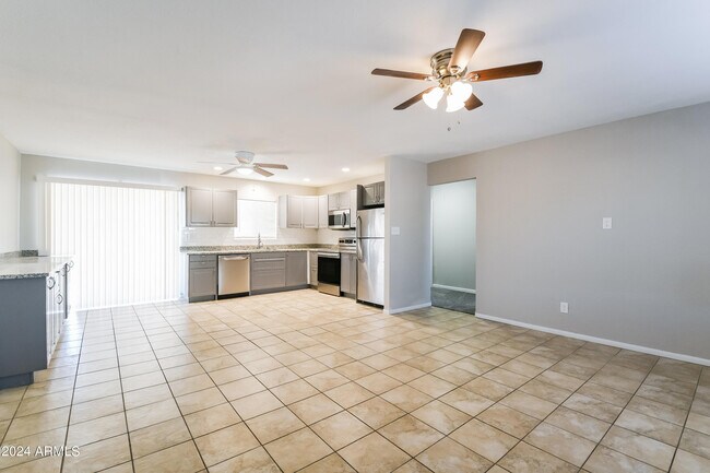 Foto del edificio - 1709 W Wikieup Ln