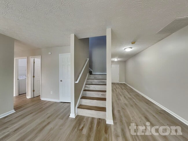 Building Photo - 597 Shadow Valley Ct