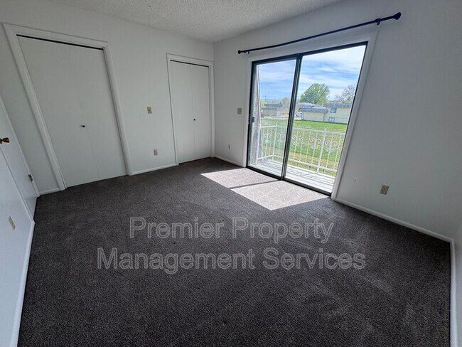 Building Photo - 10 Miners Pl