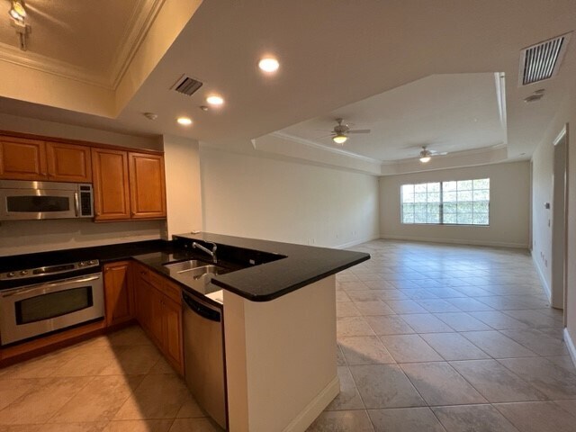 Building Photo - 7710 Lake Vista Ct