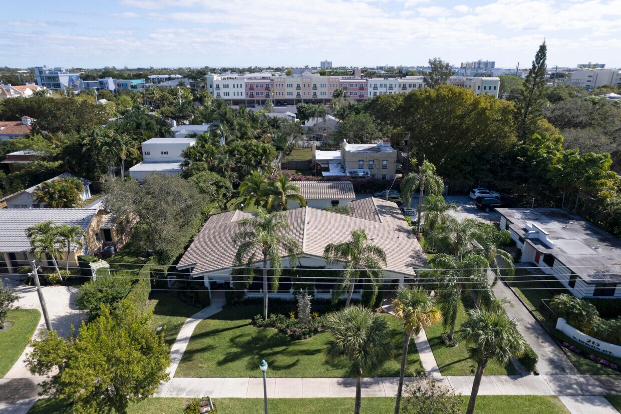 Foto principal - 221 N Swinton Ave