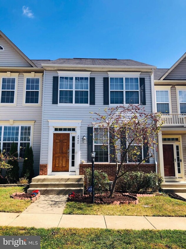 Primary Photo - 2440 Battery Hill Cir