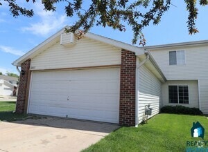 Building Photo - 2201 W Todd Ln