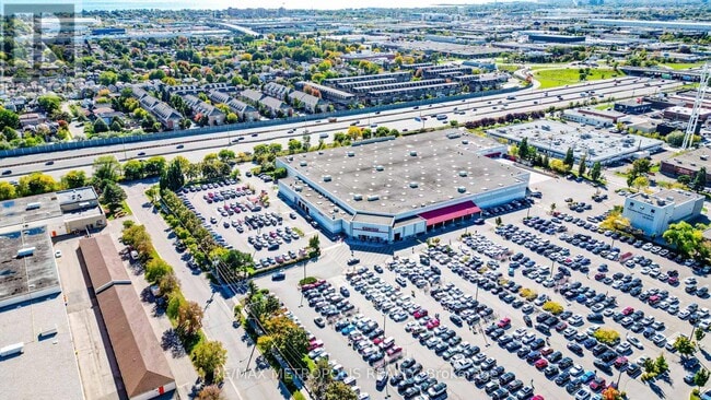 Building Photo - 801 The Queensway